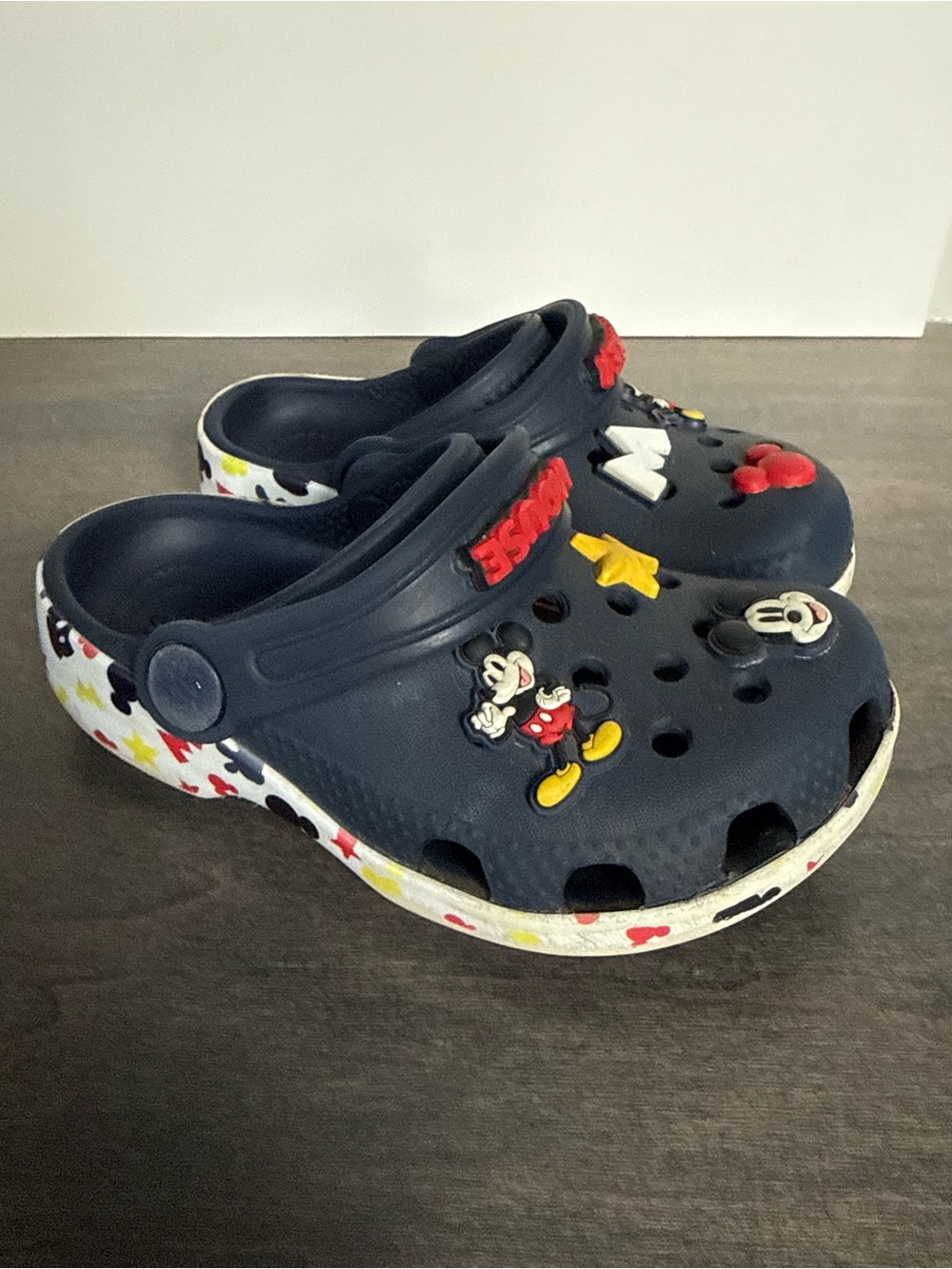 Crocs Disney C8 GUC